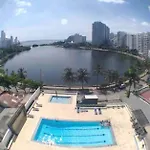 Apartamento Amoblado En Cartagena, El Laguito. Vista Al Mar