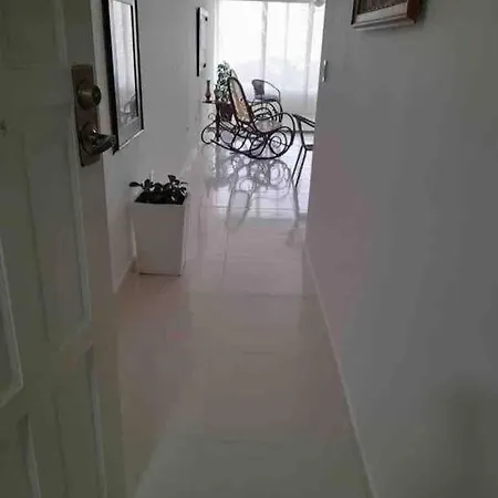 Apartamento Amoblado En Cartagena, El Laguito. Vista Al Mar Cartagena